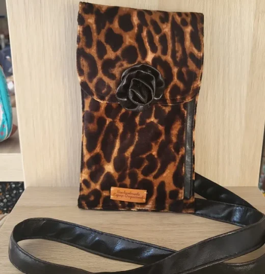 Bolsa com detalhe em Pele